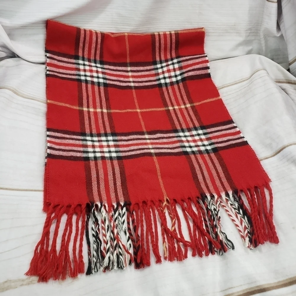 Red Black White Tartan Plaid Scarf Cashmere Feel Fringe Ends 53 x 11 Inch
